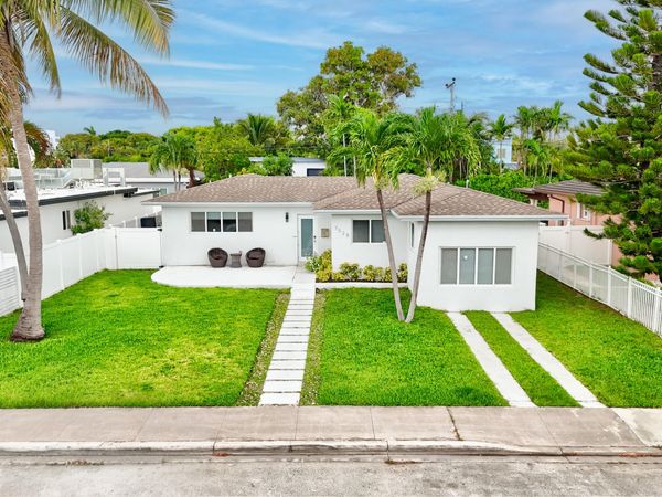 7528 Buccaneer Avenue, North Bay Village, FL 33141