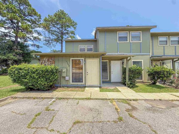 7205 Lago Vista Ct, Pensacola, FL 32506