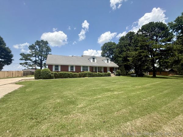 802 W Downing Street , Tahlequah, OK 74464