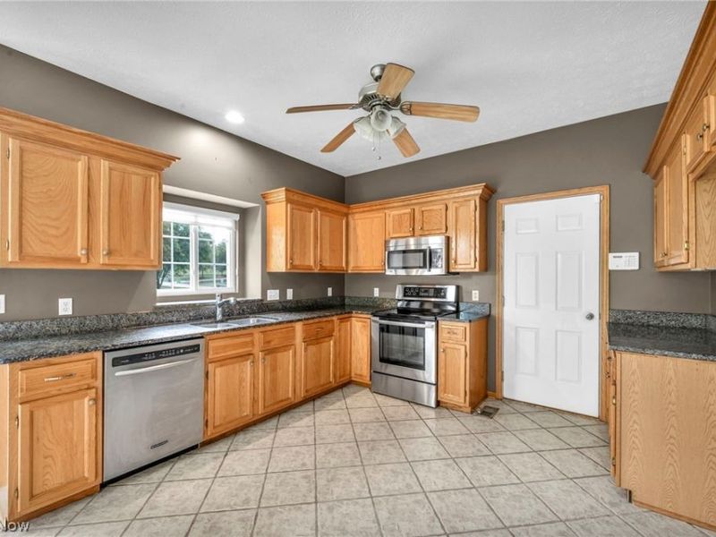 4874 Gateway Drive, Medina, OH 44256 Photo 12