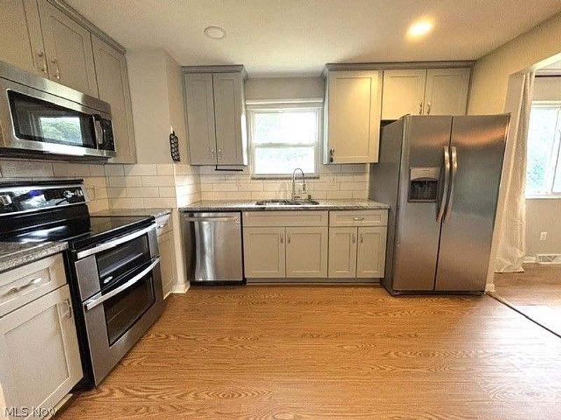6715 Thoreau Drive, Parma, OH 44129 Photo 11