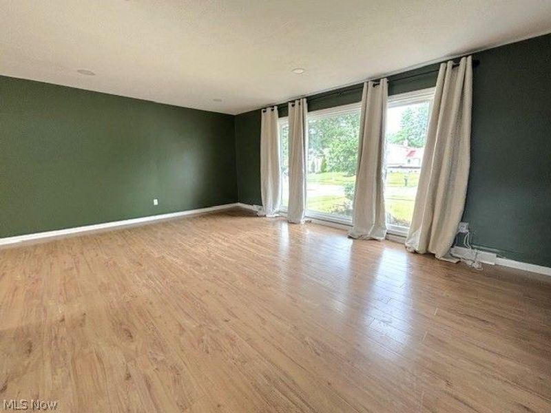 6715 Thoreau Drive, Parma, OH 44129 Photo 4