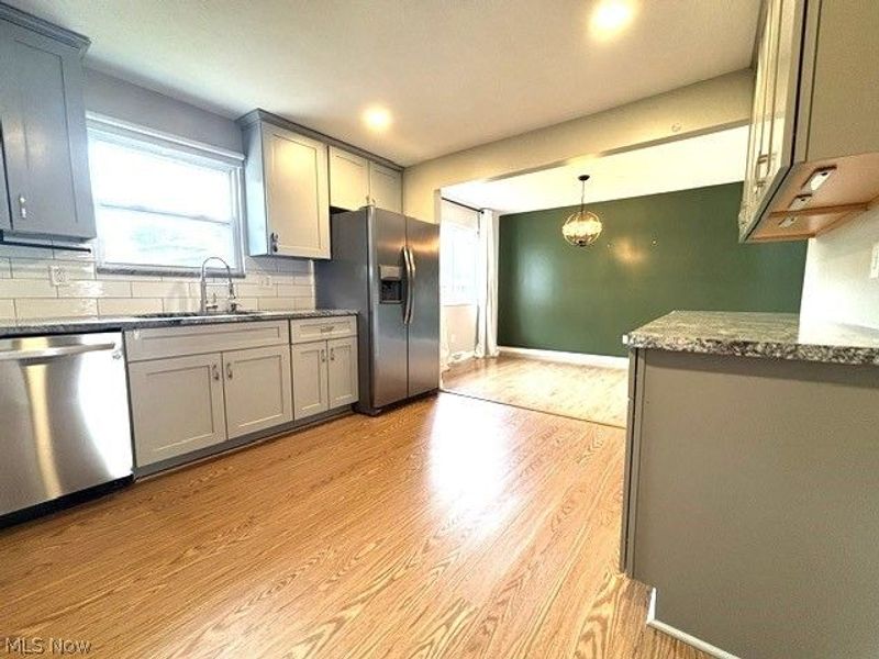 6715 Thoreau Drive, Parma, OH 44129 Photo 9