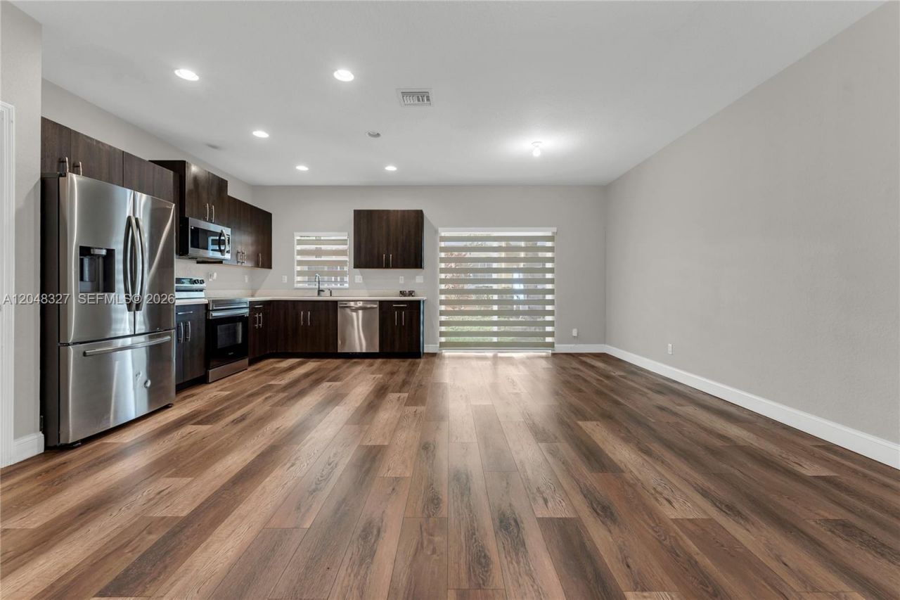 4040 NW 11th St, Lauderhill, FL 33313 Photo