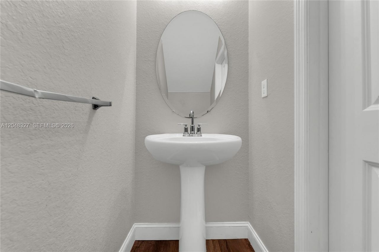 4040 NW 11th St, Lauderhill, FL 33313 Photo