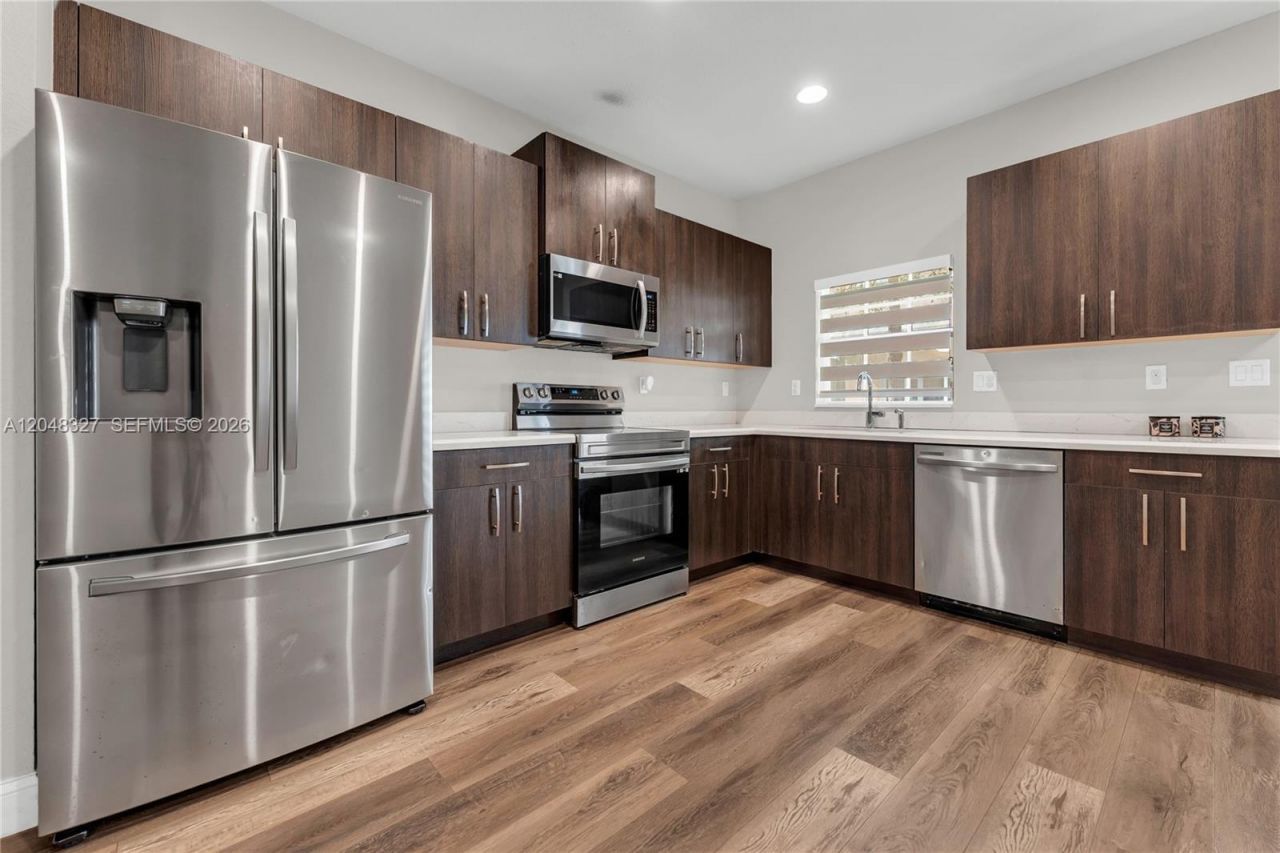4040 NW 11th St, Lauderhill, FL 33313 Photo
