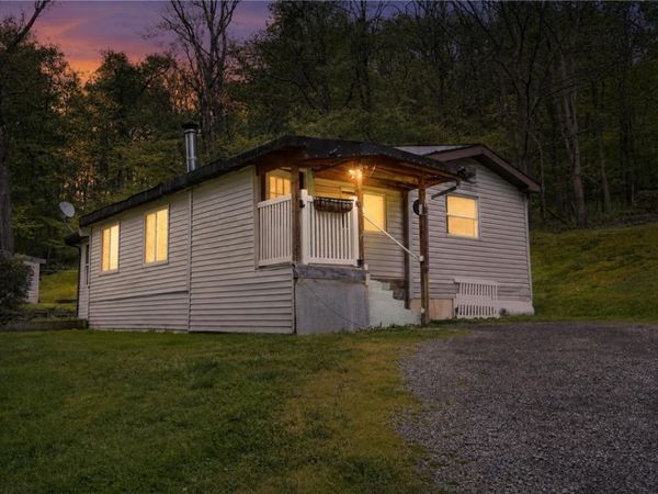 158 Renfrew Rd, Renfrew, PA 16053