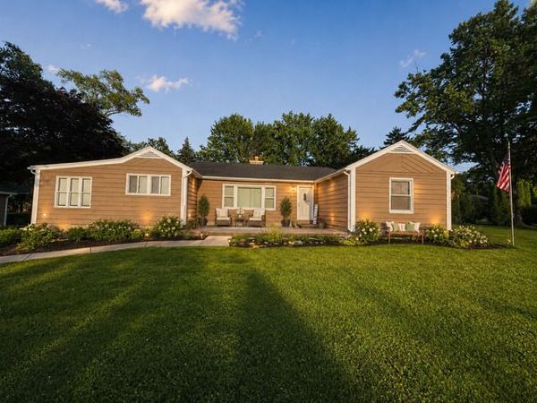 301 Hillside Avenue , Prospect Heights, IL 60070