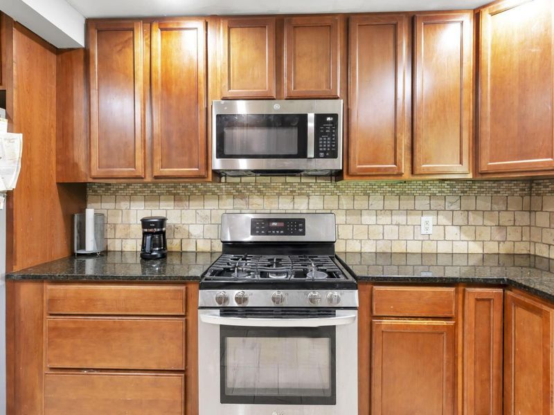 521 E Johnstown Road, Columbus, OH 43230 Photo 12