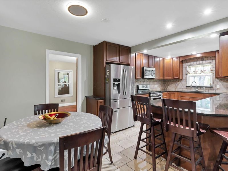 521 E Johnstown Road, Columbus, OH 43230 Photo 13