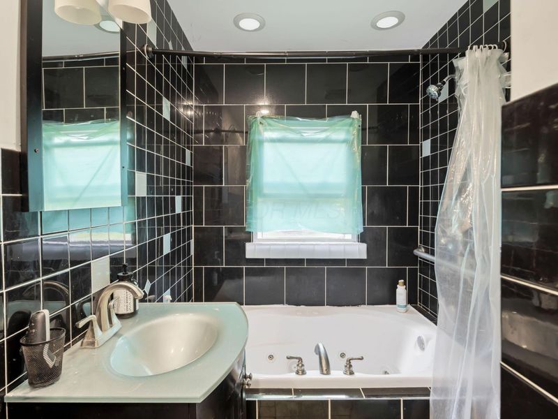 521 E Johnstown Road, Columbus, OH 43230 Photo 18