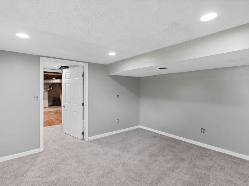 521 E Johnstown Road, Columbus, OH 43230 Photo 24