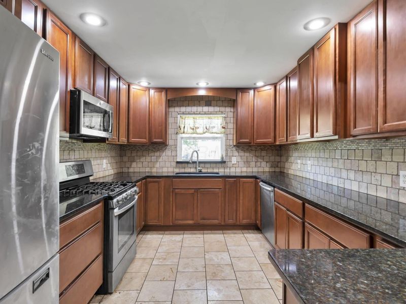 521 E Johnstown Road, Columbus, OH 43230 Photo 8