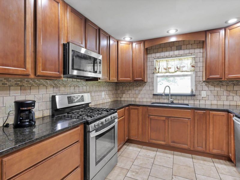 521 E Johnstown Road, Columbus, OH 43230 Photo 9