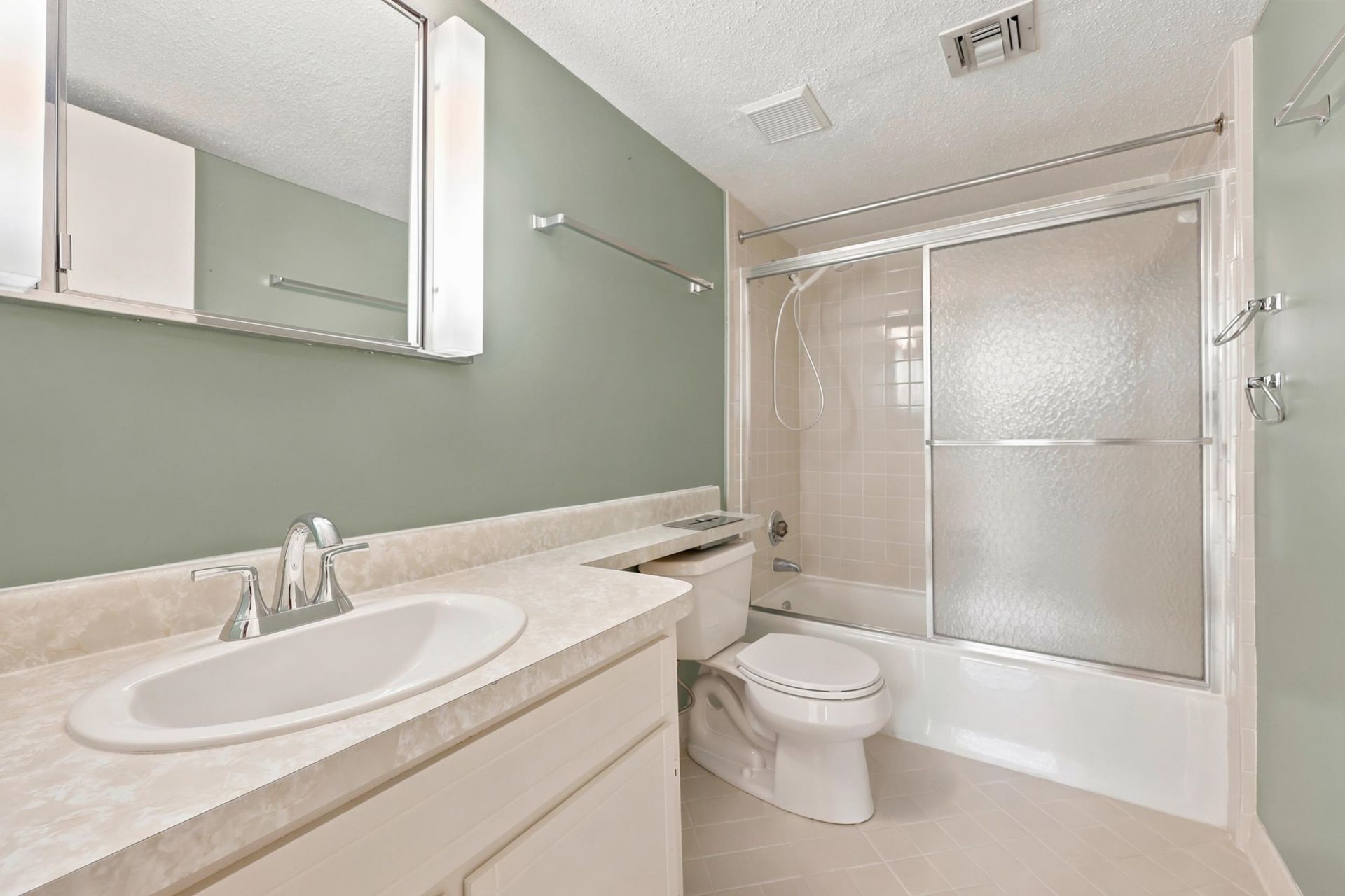7601 N Ocean Blvd.  Photo 17