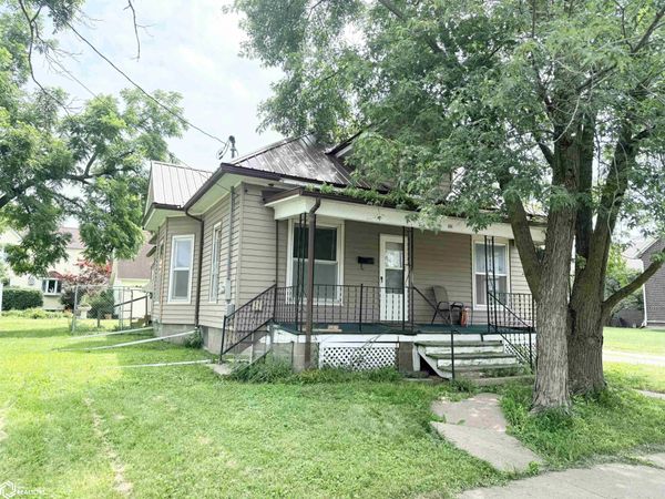 414 E Sheridan Avenue, Centerville, IA 52544