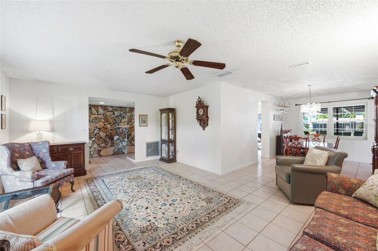 10744 97th Street , Largo, FL 33773 Photo