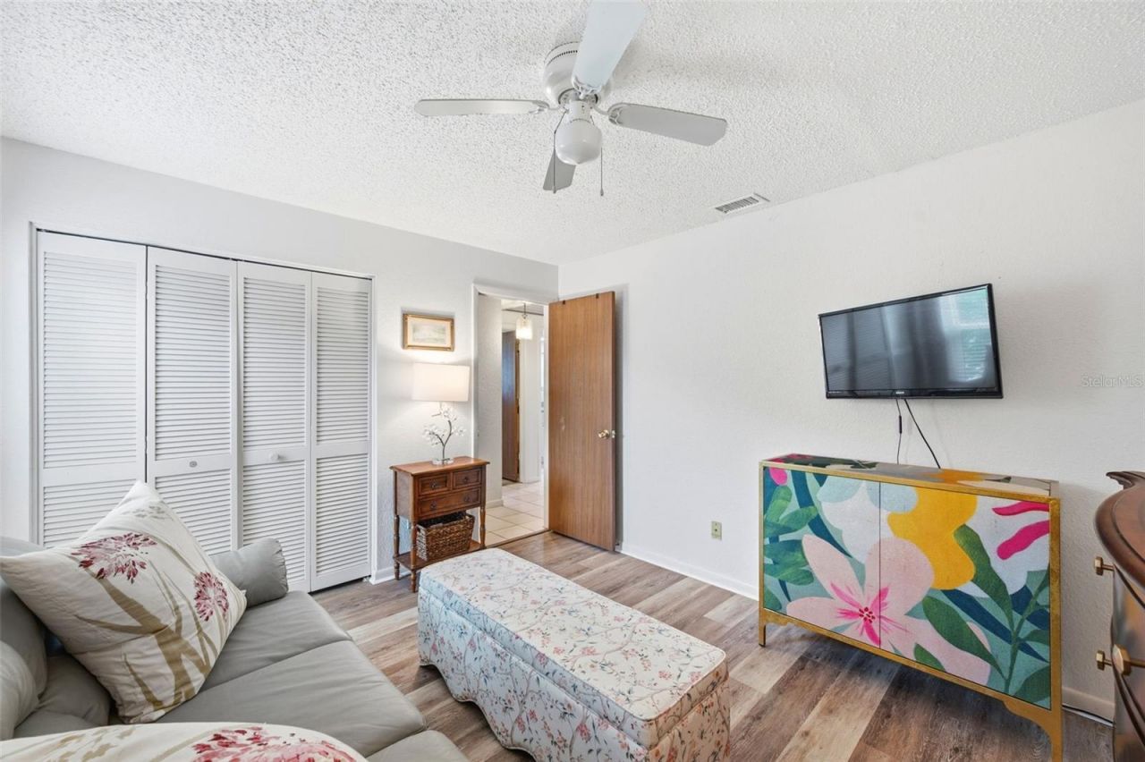 10744 97th Street , Largo, FL 33773 Photo