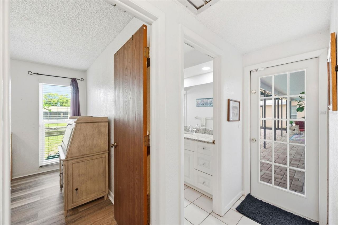 10744 97th Street , Largo, FL 33773 Photo