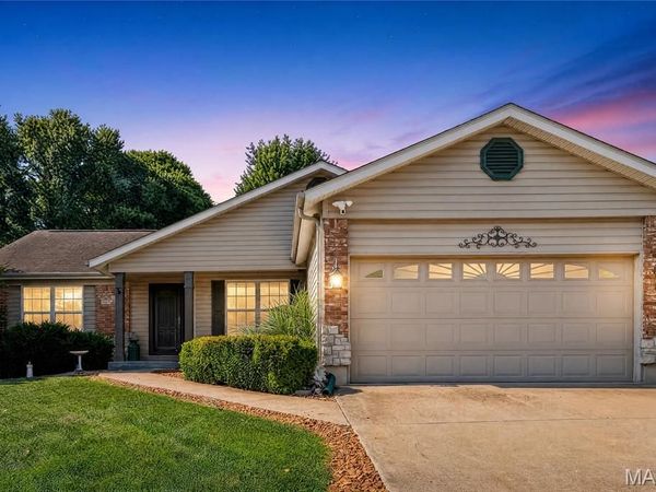 11 Eagle Chase Court, St Peters, MO 63376