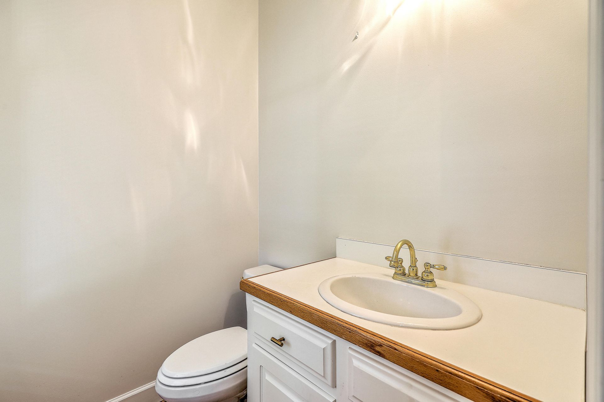 317 Rutherford Street Photo 11