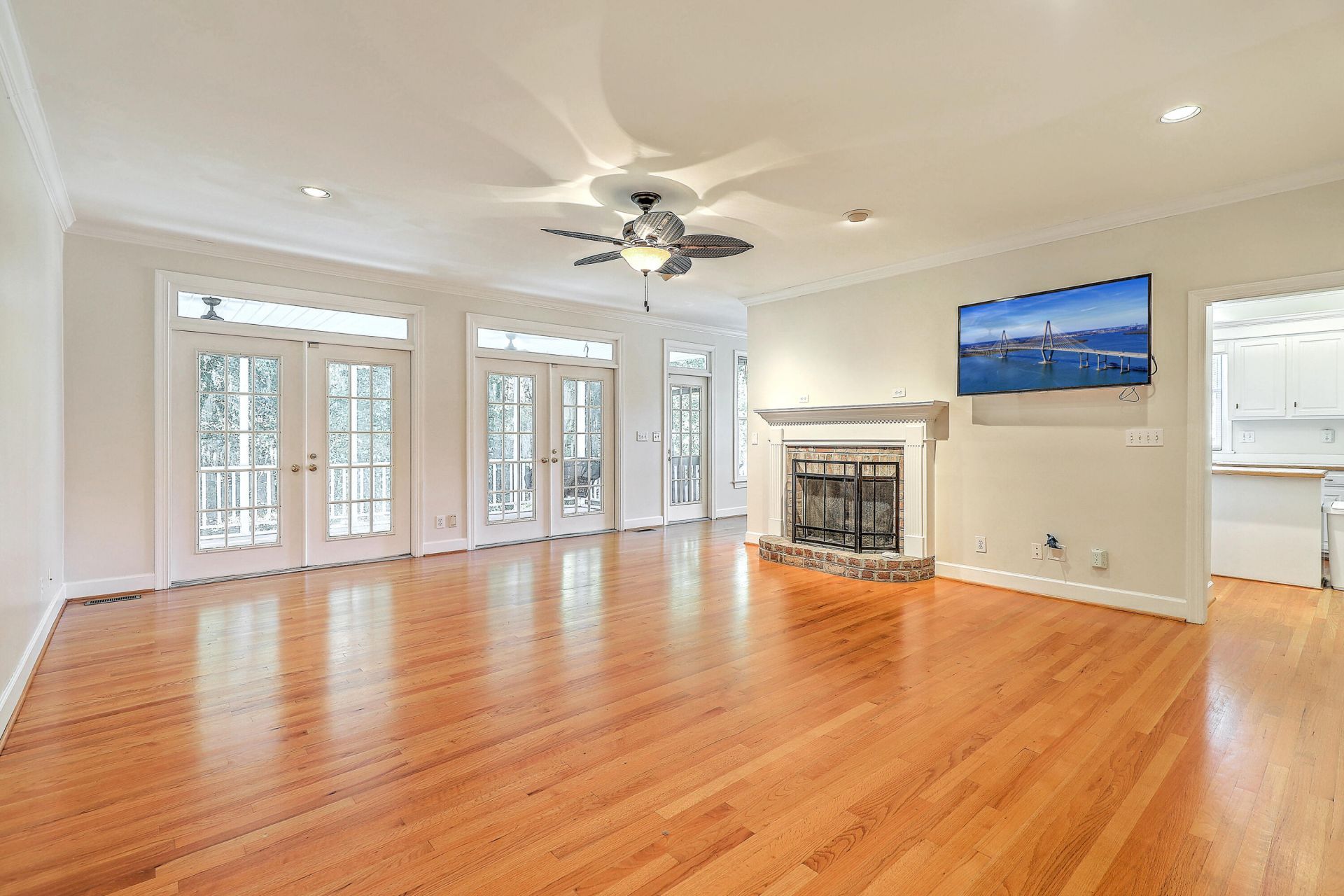 317 Rutherford Street Photo 15