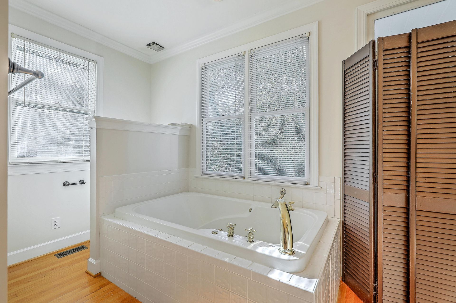 317 Rutherford Street Photo 32