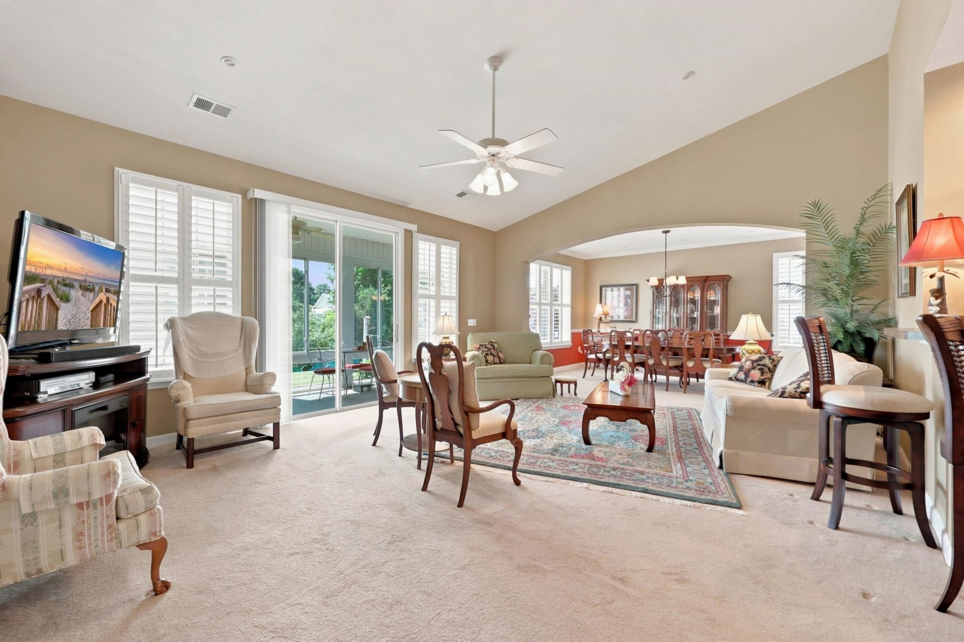 557 Vermillion Dr.  Photo 11