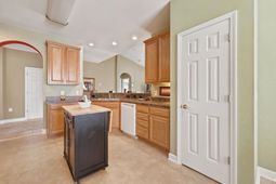 557 Vermillion Dr.  photo 4