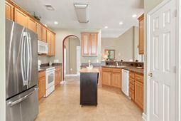 557 Vermillion Dr.  photo 4