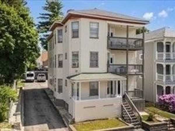 7 Wyman St, Unit 1, Worcester, MA 01610
