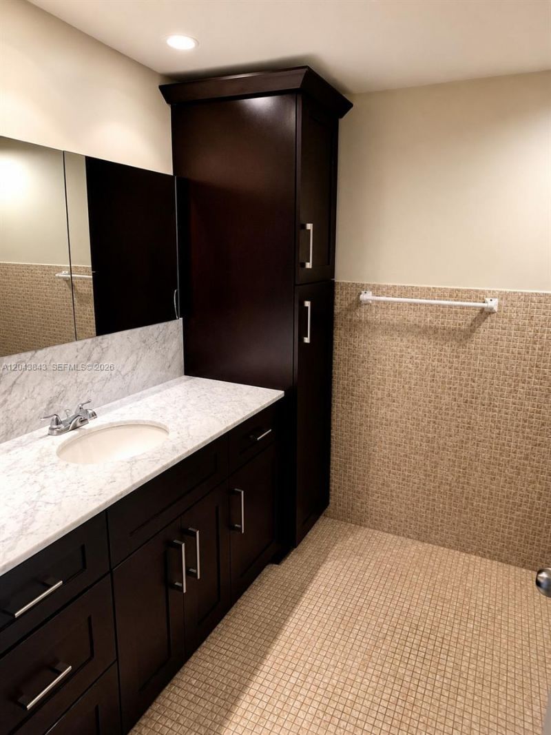 5255 Collins Ave, Unit 7B, Miami Beach, FL 33140 Photo