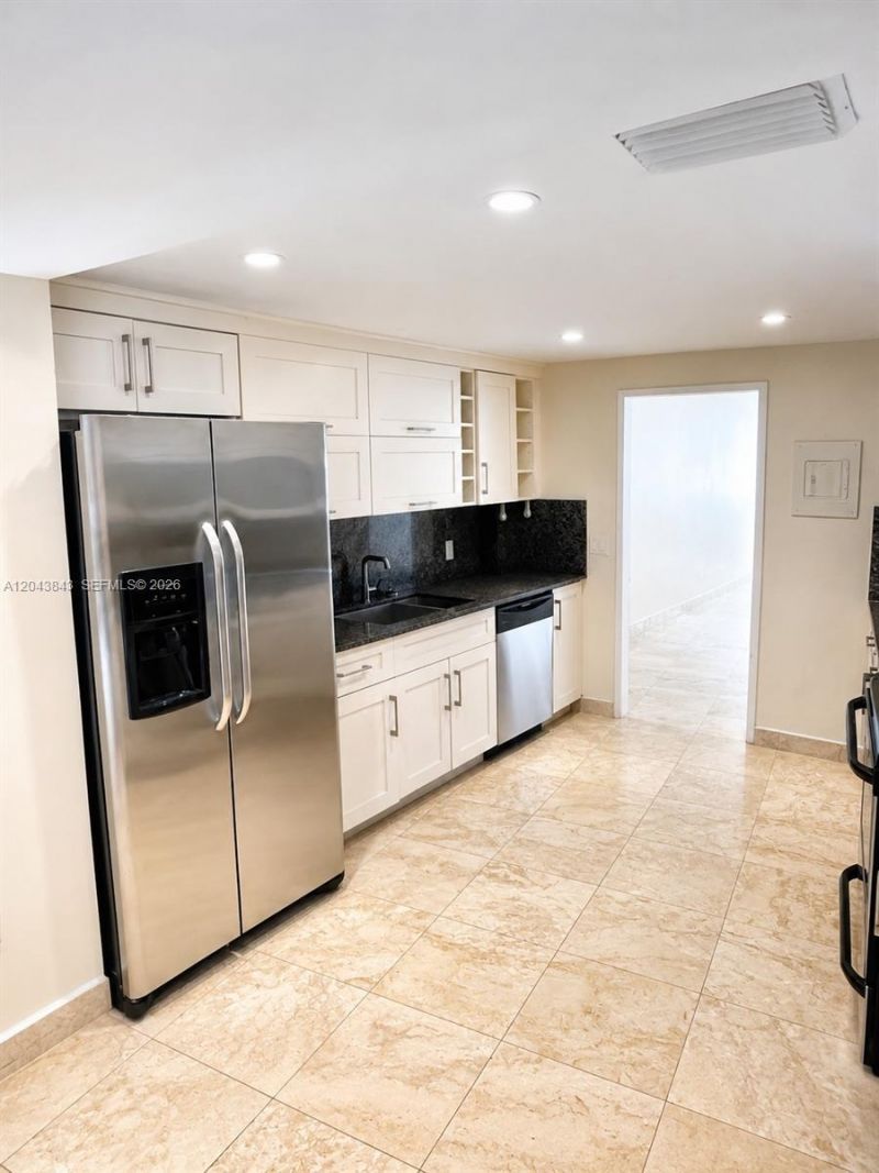5255 Collins Ave, Unit 7B, Miami Beach, FL 33140 Photo