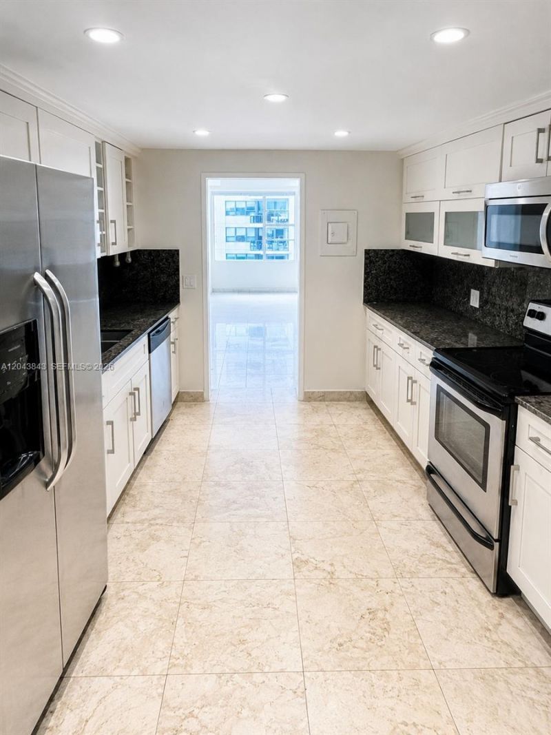 5255 Collins Ave, Unit 7B, Miami Beach, FL 33140 Photo