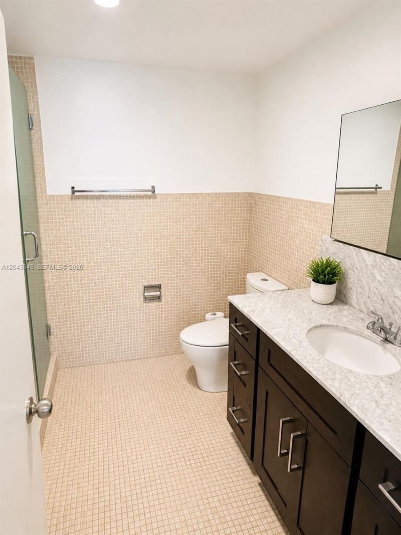 5255 Collins Ave, Unit 7B, Miami Beach, FL 33140 Photo
