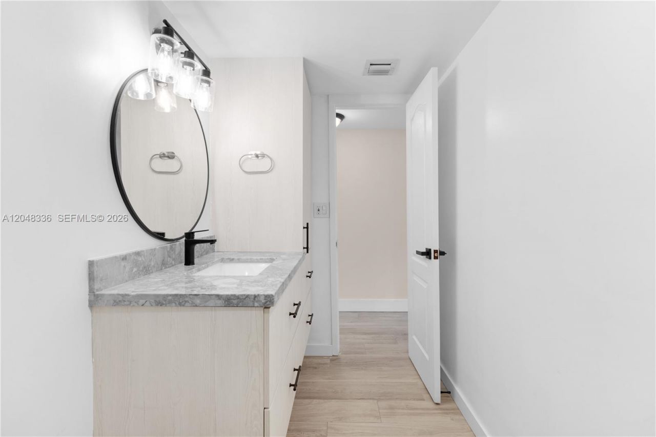8752 SW 12th St, Unit 201, Miami, FL 33174 Photo