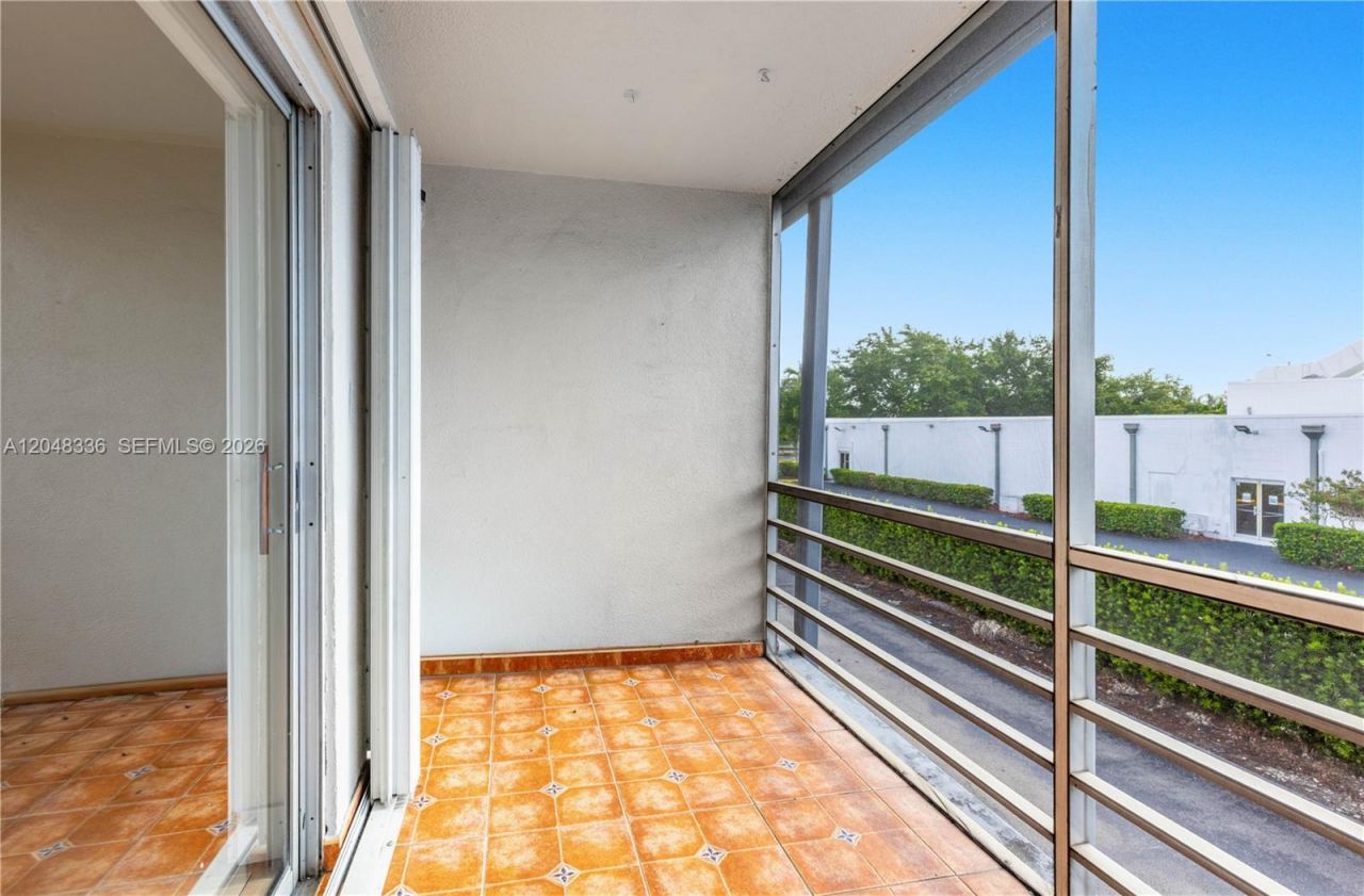 8752 SW 12th St, Unit 201, Miami, FL 33174 Photo