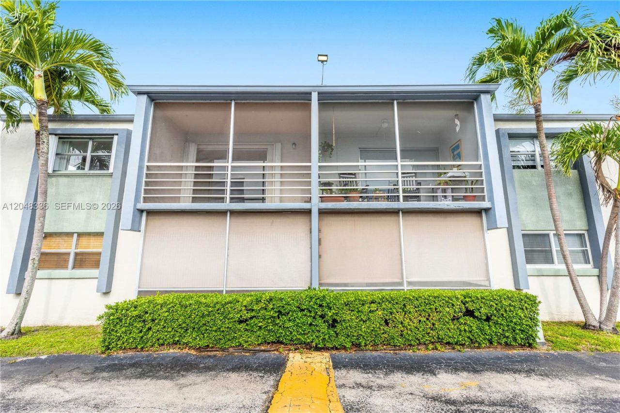 8752 SW 12th St, Unit 201, Miami, FL 33174 Photo