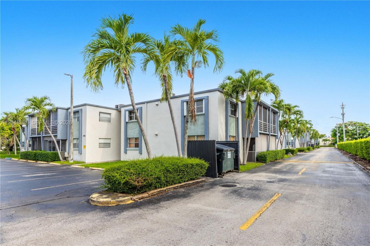 8752 SW 12th St, Unit 201, Miami, FL 33174 Photo