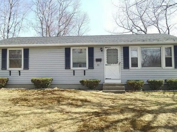 91 Price St, Springfield, MA 01104