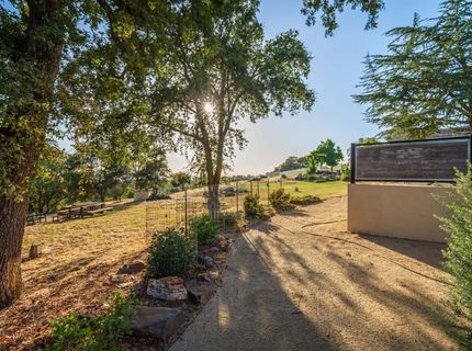 10381 Blue Light Ln, Auburn, CA 95603 Photo