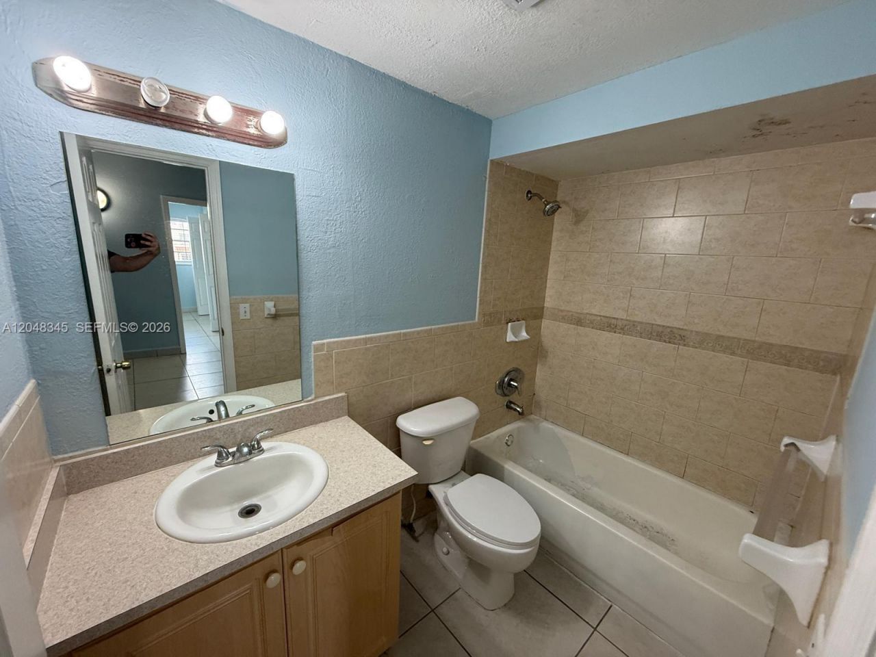 1350 W 53rd St, Unit 29, Hialeah, FL 33012 Photo