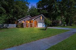 149 Southwold Circle photo 4