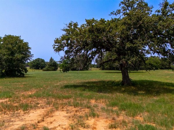 000 Cattlemens Row RD, Lockhart, TX 78644