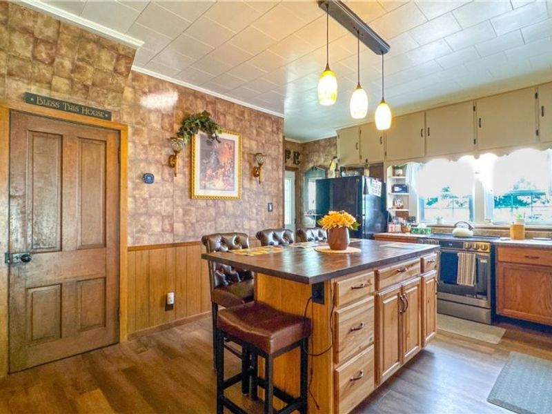 418 E Tuscarawas Avenue, Gnadenhutten, OH 44629 Photo 8
