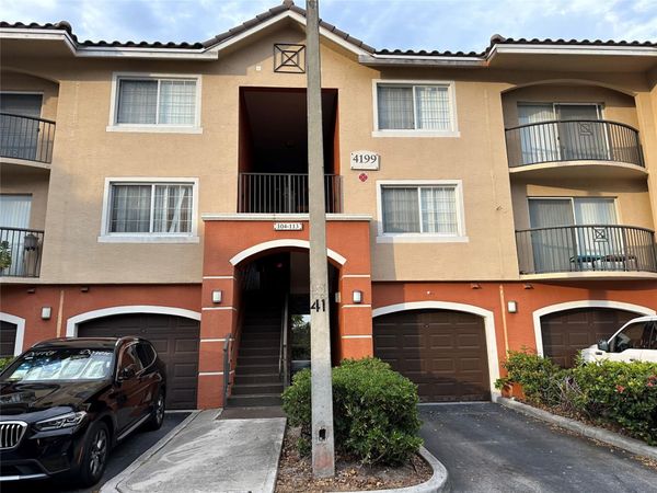 4199 N Haverhill Road, Unit 113, West Palm Beach, FL 33417