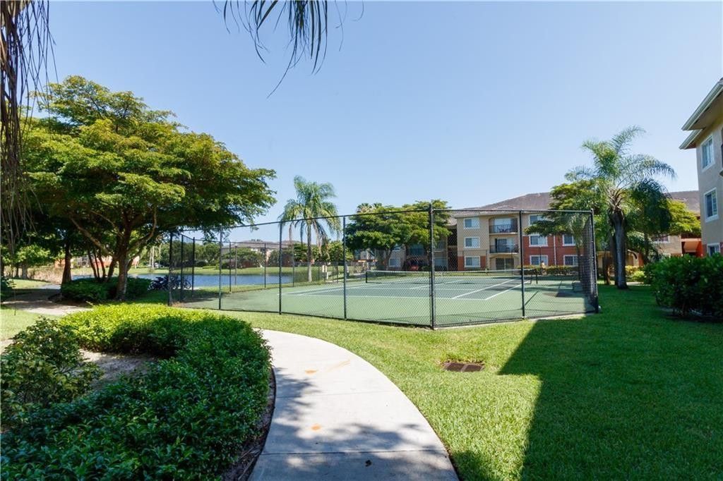 4199 N Haverhill Road, Unit 113, West Palm Beach, FL 33417 Photo