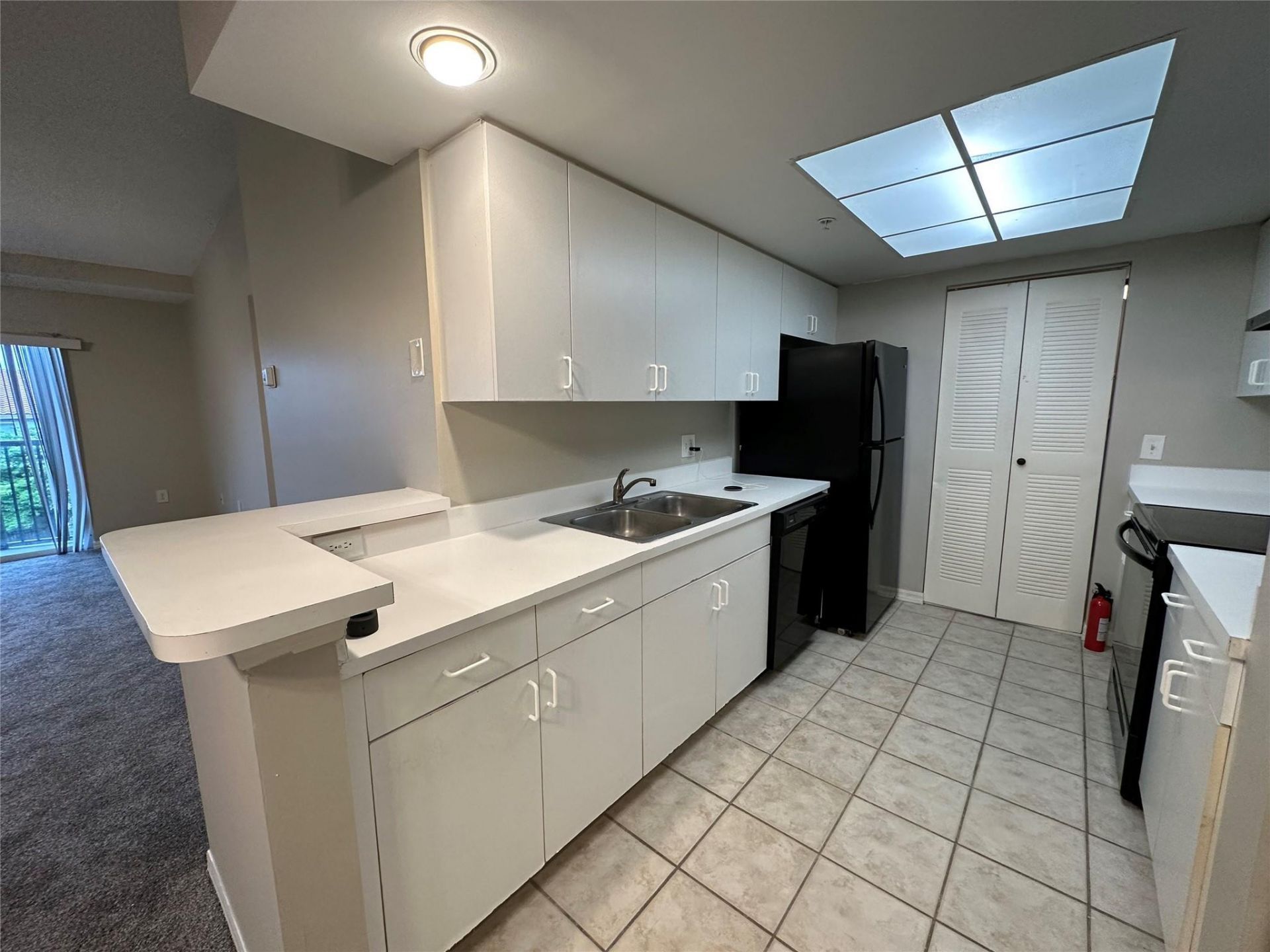 4199 N Haverhill Road, Unit 113, West Palm Beach, FL 33417 Photo