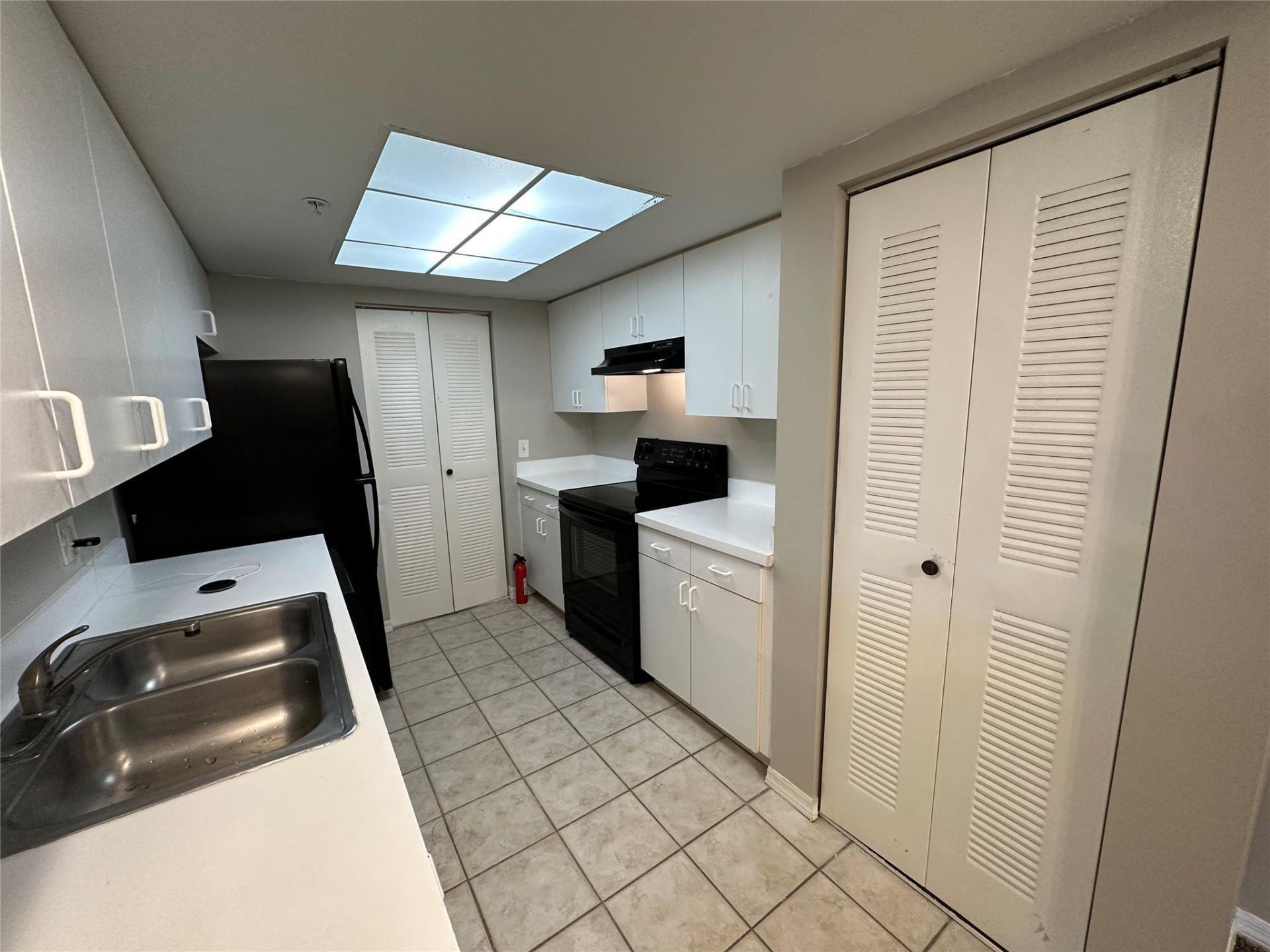 4199 N Haverhill Road, Unit 113, West Palm Beach, FL 33417 Photo