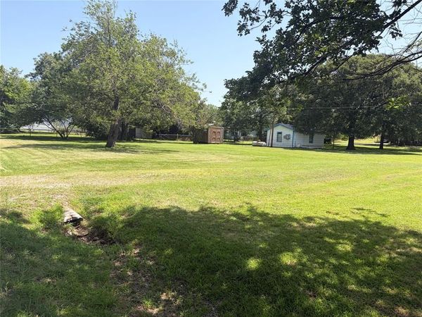70 Seminole Drive , Gordonville, TX 76245